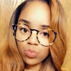 Meet your Posher, Amber